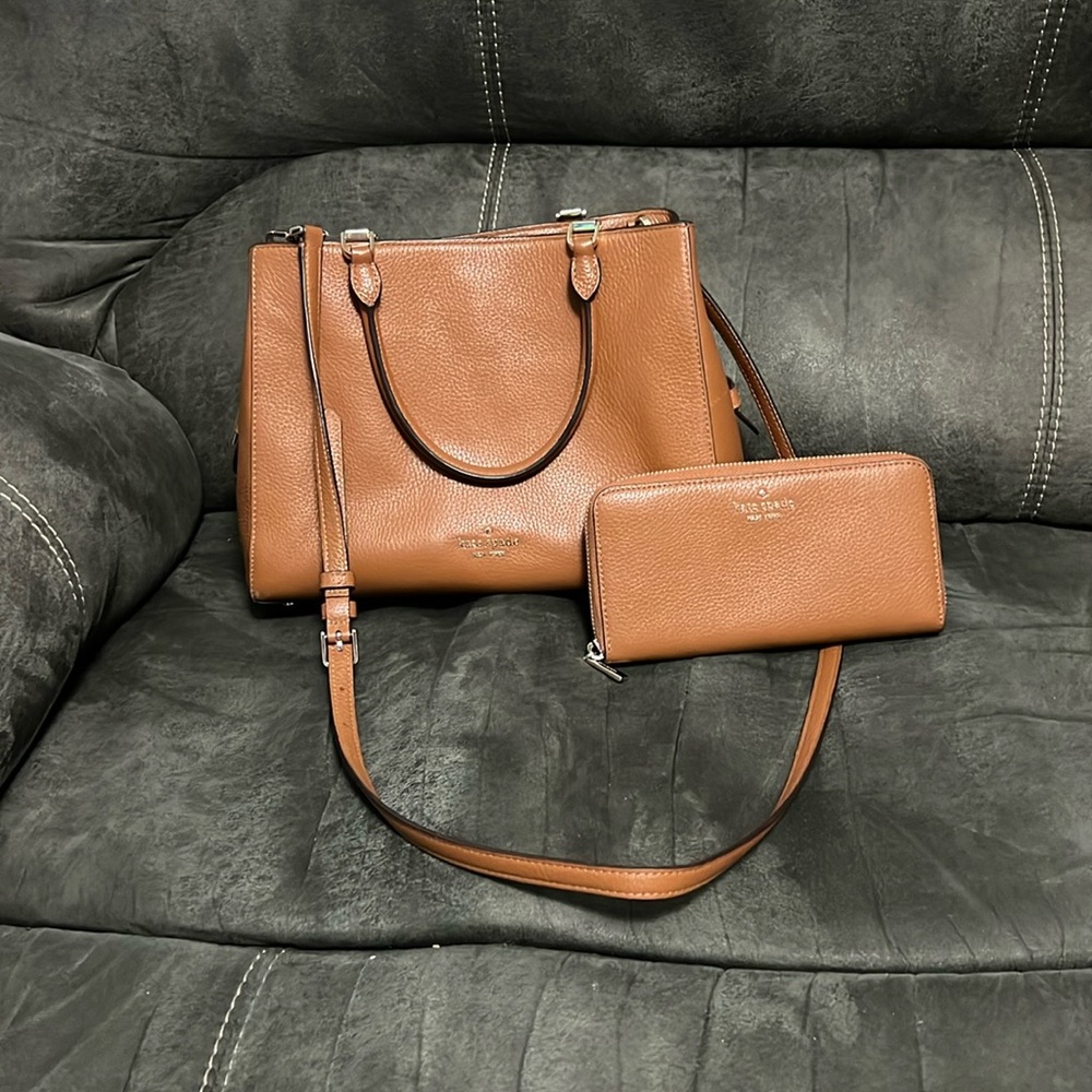 Warm gingerbread triple compartment, satchel with matching wallet